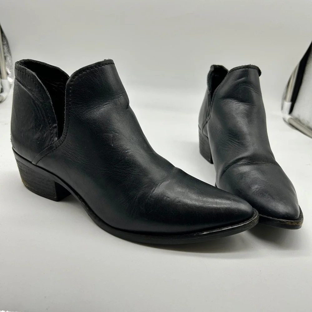 Steve Madden‎ Austin Black Leather Pointed Toe V-Cut Ankle Booties Women's 8.5M